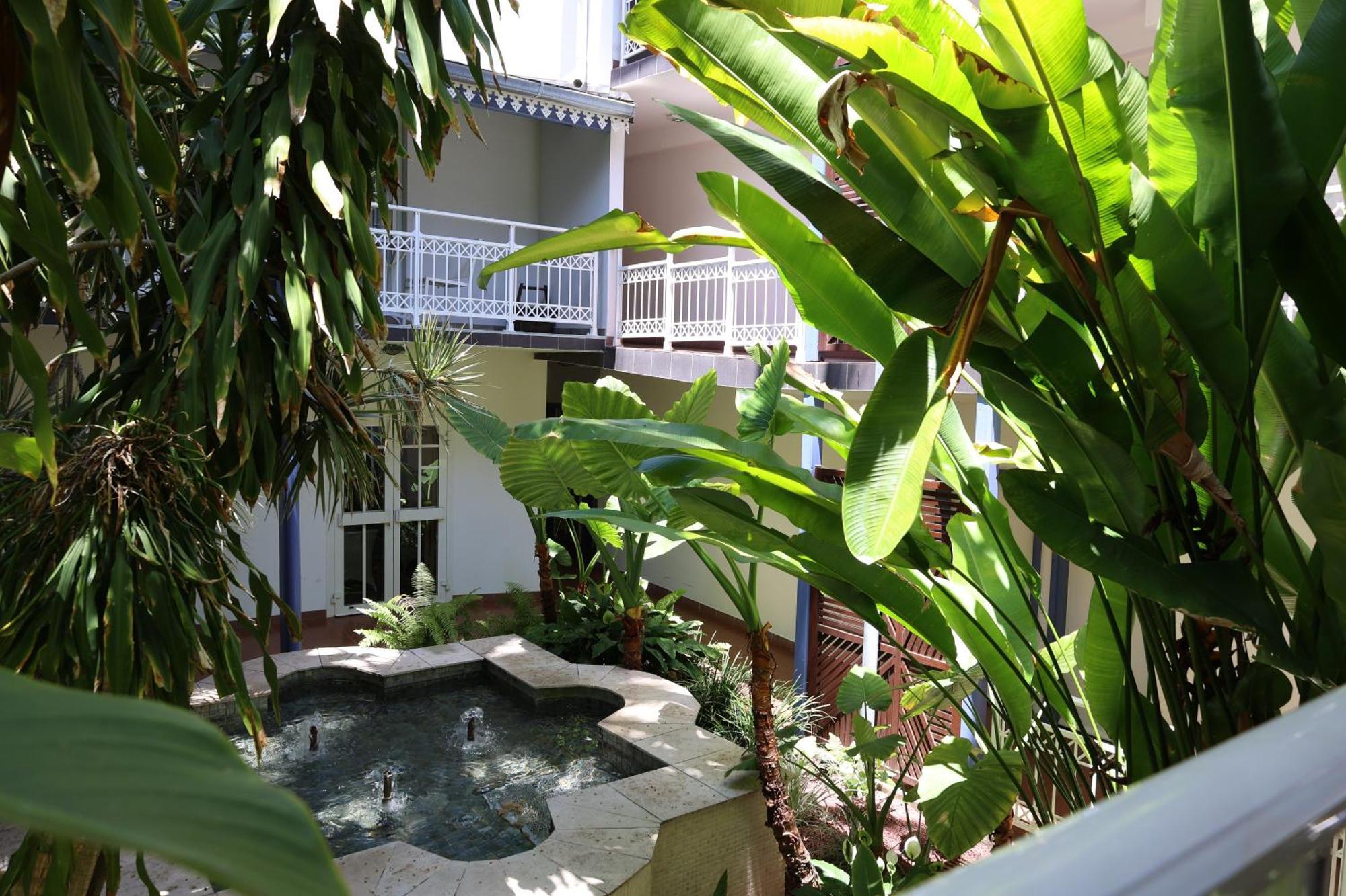 Hotel Le Boucan Canot Saint-Gilles-les Bains Exterior foto